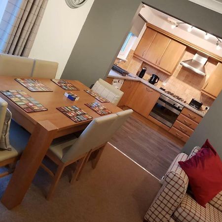 Apartmán Chic Flat At Hairmyres Hospital & Train Station East Kilbride Exteriér fotografie